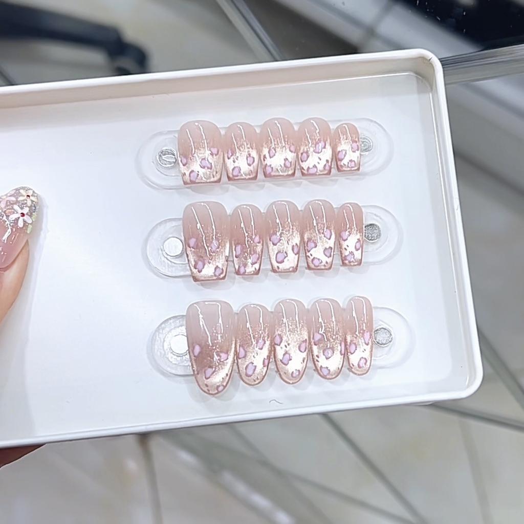 Hand-woven Armor Spring and Summer New Cat Eye Cute Leopard Print High-end Cat Eye Pure Temperament Nail Art Patch