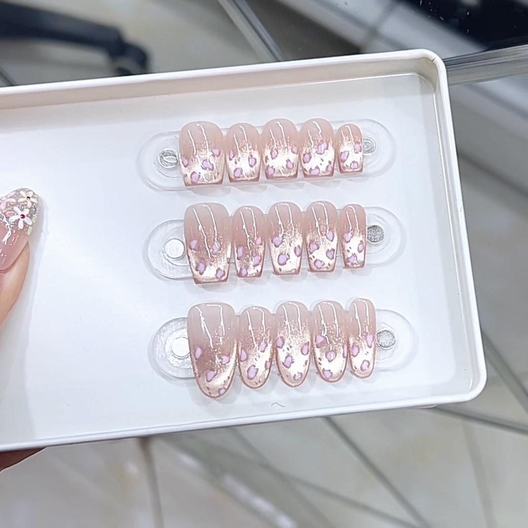 

Плетеный вручную доспех Весна-Лето Новый Кошачий глаз Милый Леопардовый принт Высококлассный Кошачий глаз Чистый темперамент Наклейка для нейл-арта Large L