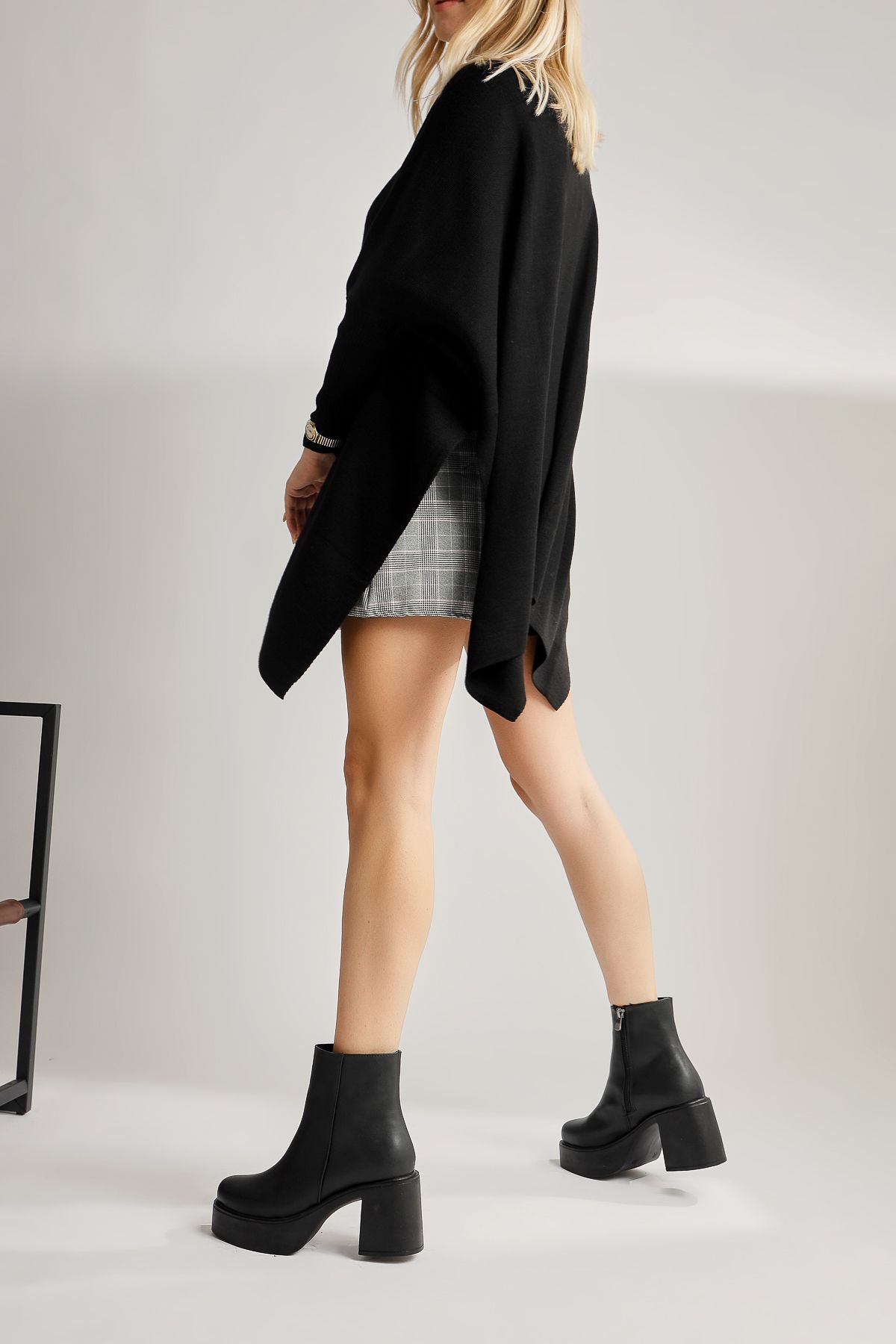 

Women s Modern Chic Fashion Kitija Black Platform Zipper Boots 40