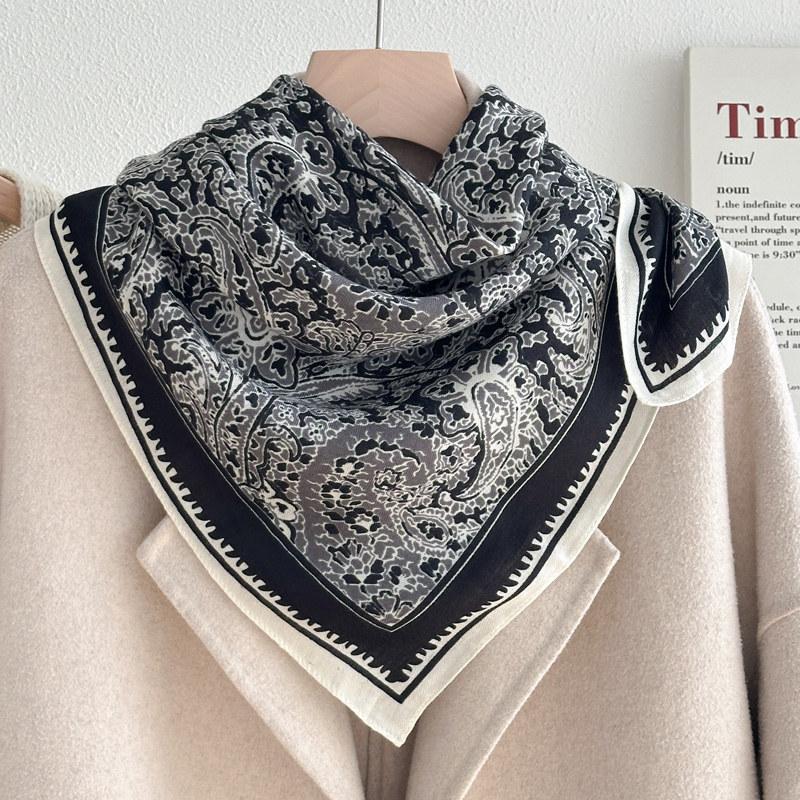 71 Series Neck Cashew Flower Square Scarf Silk Scarf Female Korean Version Versatile Literary and Retro Neck Protection Decorative Small Scarf