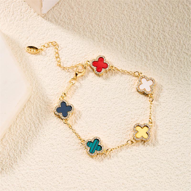 

Fashionable Four Leaf Clover Charm Bracelet For Women With Geometric Style And Sparkling Details різнокольоровий