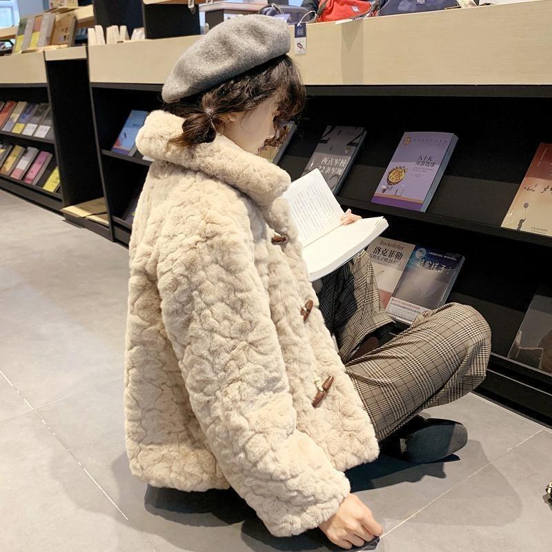 Autumn and winter new imitation lamb wool coat women's short student horn buckle loose imitation fur plush coat
