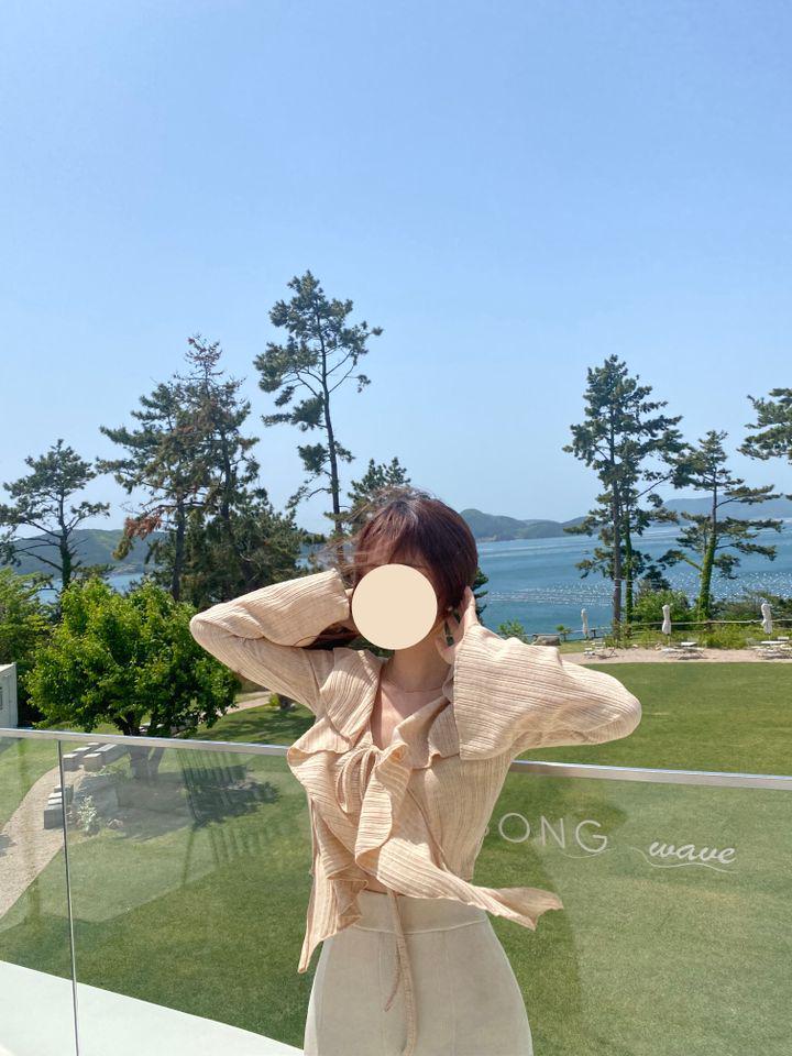 Korean Style Peter Pan Collar Ruffle Trim Cutout Bell Sleeve Top