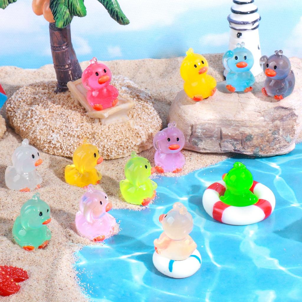 10 / 20pcs Luminous Mini Resin Ducks Tiny Duck Glow in The Dark Compact Miniature Waving Duck Figures Ideal for DO-IT-YOURSELF Fairy Garden