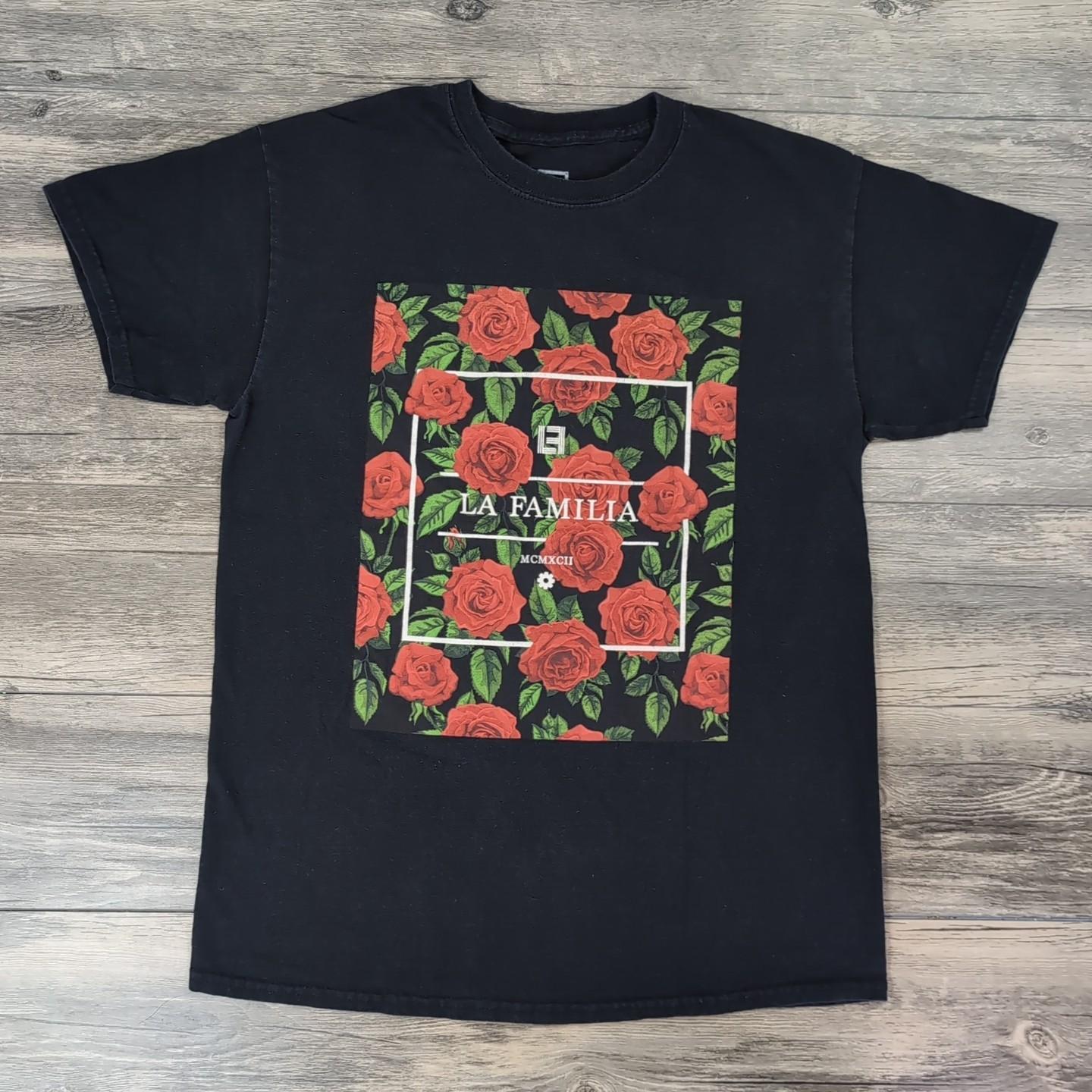 Familia Forever La Familia Black Graphic Tee Roses MCMXCII Shirt Size Medium Unisex T-Shirt XXXL