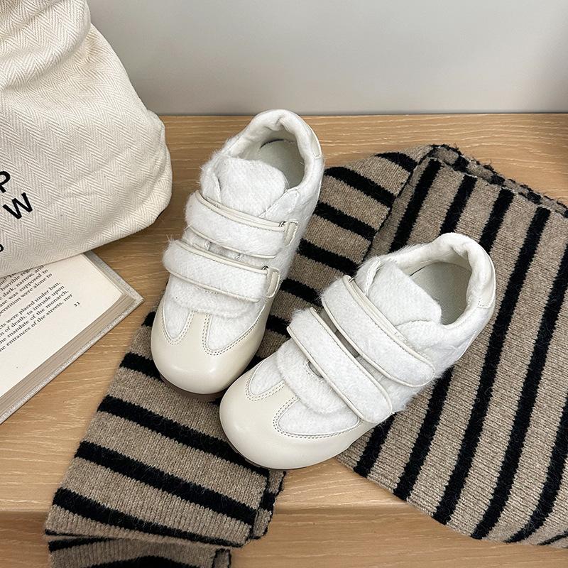 

Women s shoes niche splicing design training shoes 2025 autumn and winter new plush plush cotton shoes platform sports board shoes 39