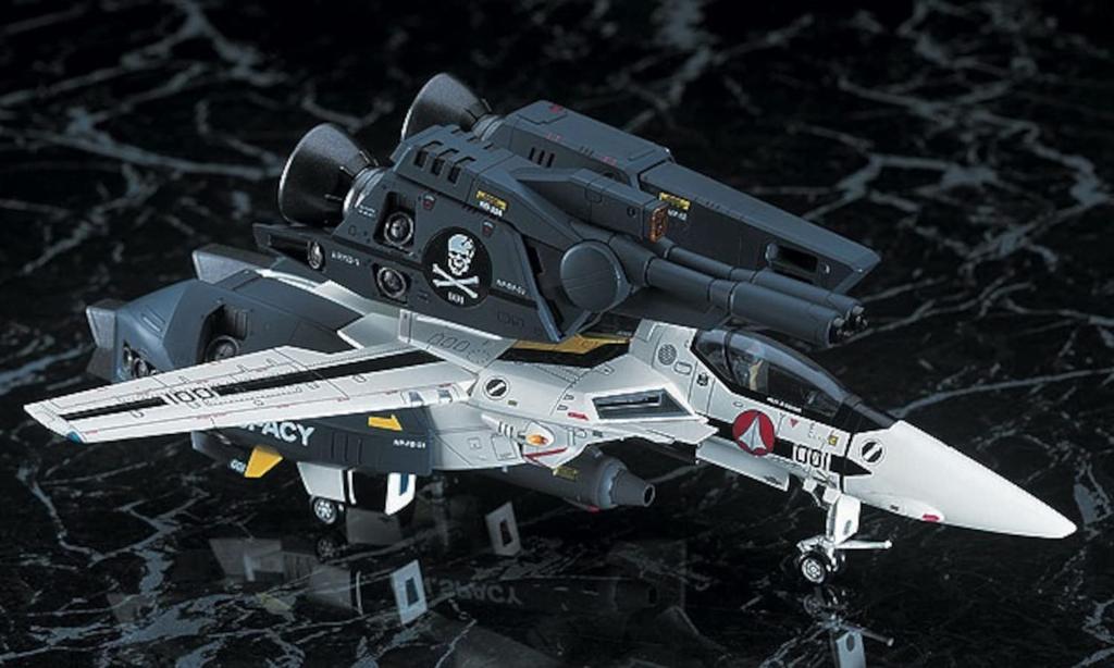Hasegawa Superdimenzionální pevnost Macross Vzpomínáš si na měřítkový plastový model Valkyrie 17 Láska? VF-1 Super/Strike 1/72