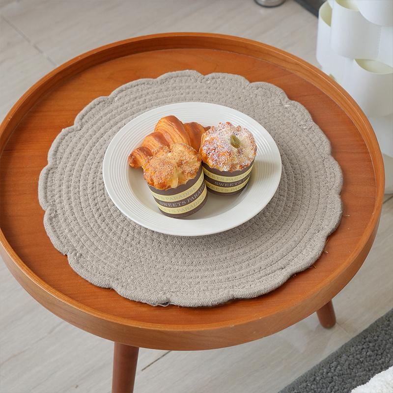 1 Piece of Environmentally Friendly Woven Insulation Mat Household Flower Shaped Durable Multi-purpose Placemat