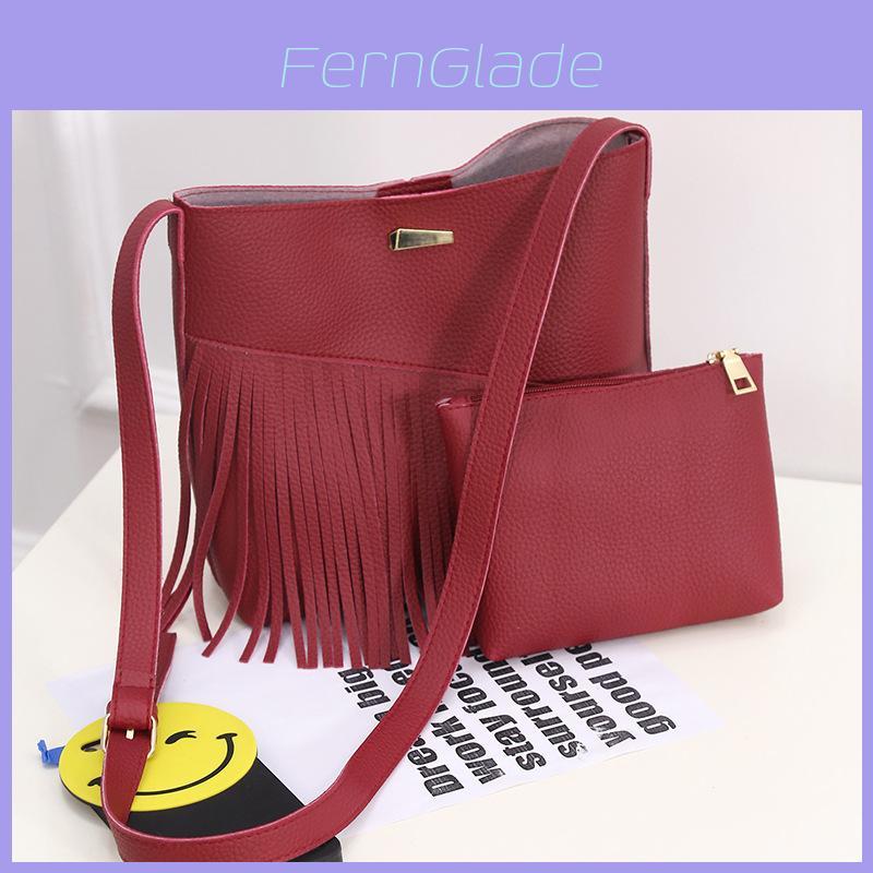Timeless Leather Shoulder Messenger Bag Set For Women With Classic Appeal
