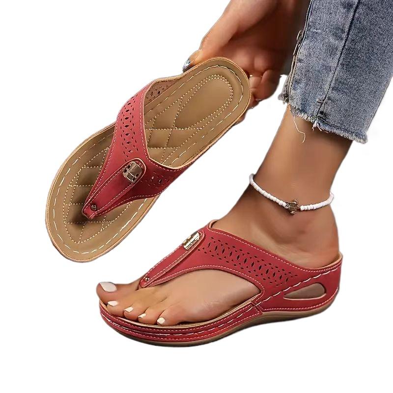 Fashion 2025 Fashion Pinch Toe Women's Slippers Summer Outdoor Plus Size Metal Decoration New Beach Comfortable Best Seller Flip Flops