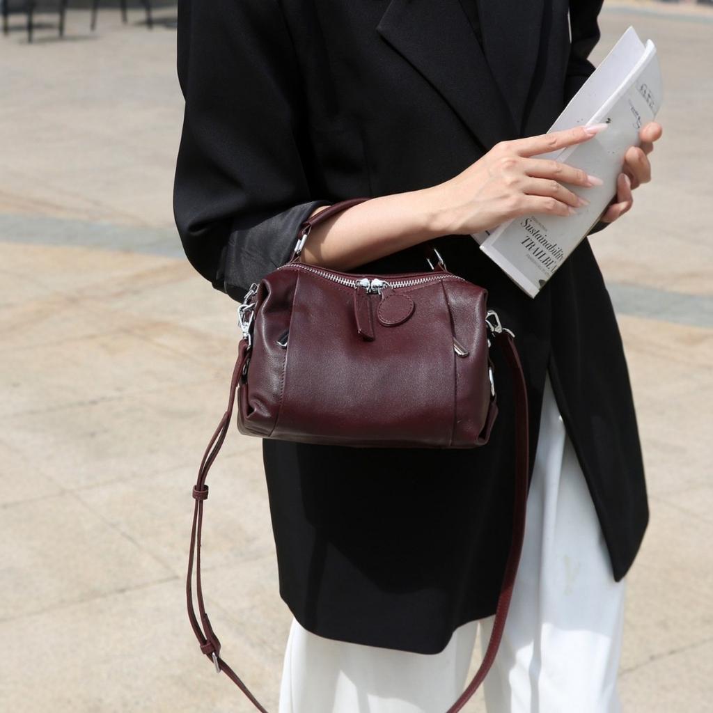 European and American Niche Handbag New First Layer Cowhide Leather Boston Shoulder Bag Versatile Retro Commuter Crossbody Bag
