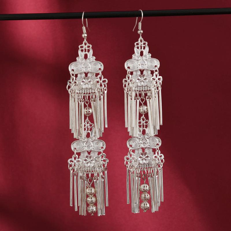 Niche double-layer Miao silver earrings, retro fringed personalized long earrings, women's middle earrings.