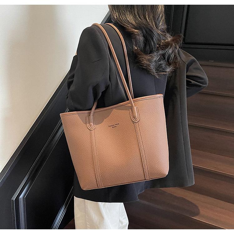 Retro Tote Bag Women's New Fashionable Simple Large-capacity Armpit Bag Casual Versatile Commuter Shoulder Bag