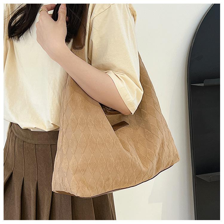 Chic Canvas Quilted Tote Bag for Women Large Capacity Commuter Shoulder Crossbody Bag