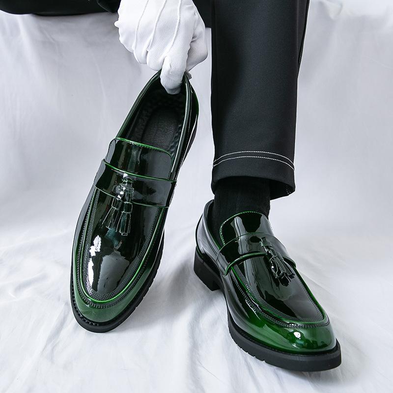 Large size pointed leather shoes men's fringed loafers spring and autumn new men's business casual shoes one-pedal leather shoes