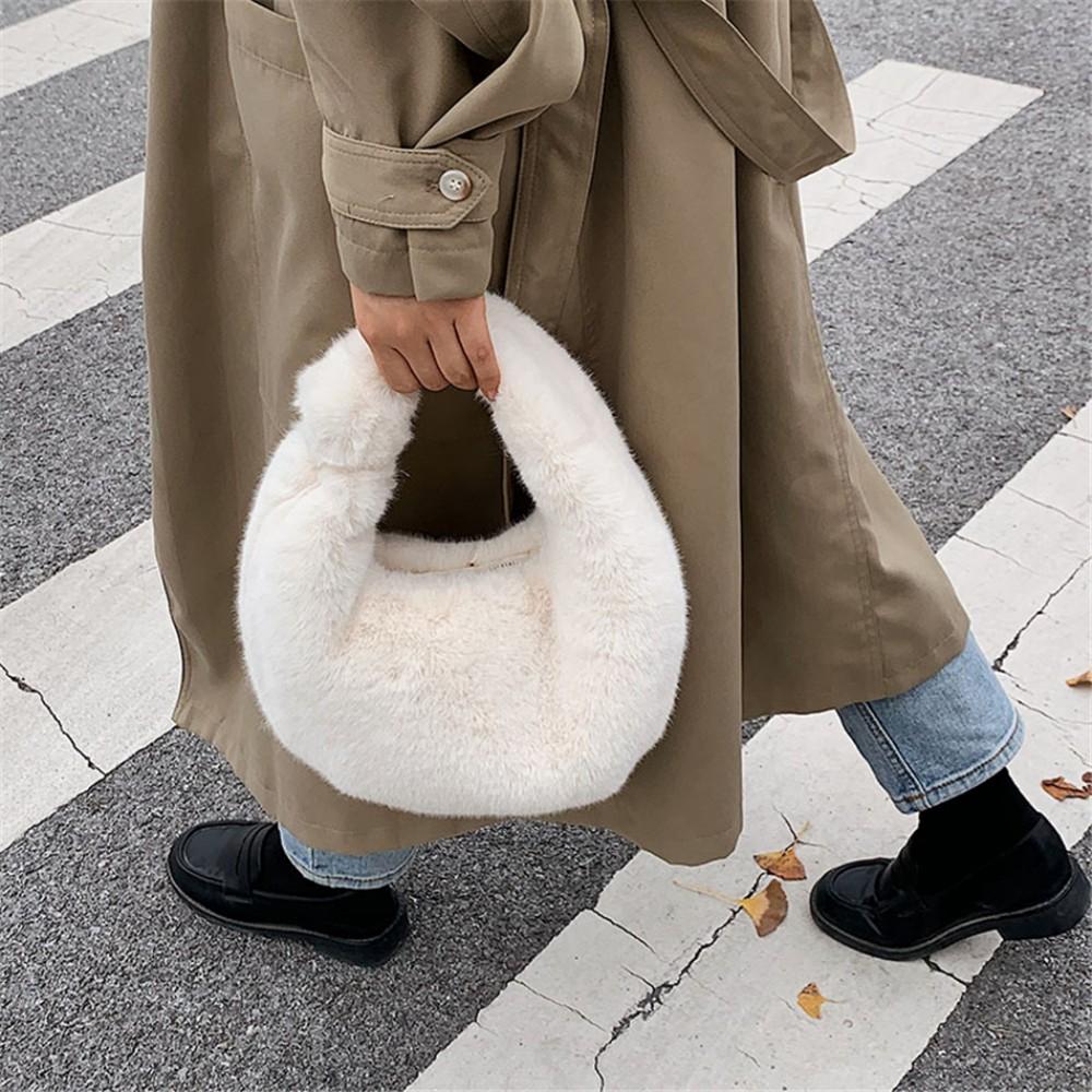 Fur Women'S Small Half Moon Bag Luxury Warm Plush Wrist Bags For Women Fashion Furry Short Handle Clutch Cute Ladies Coin Purses