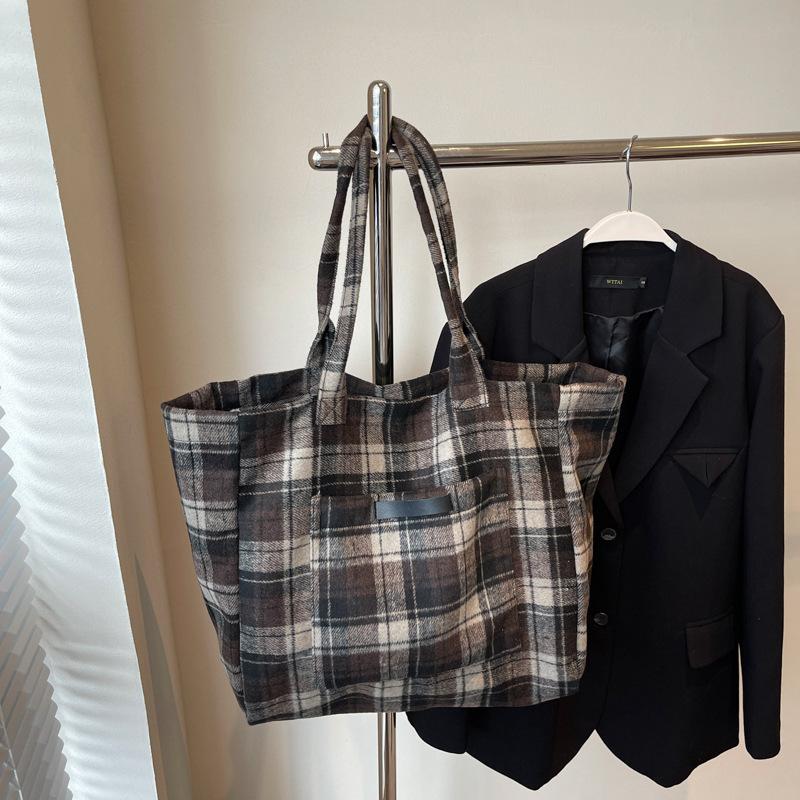 Woolen Plaid Large Bag Women's Autumn and Winter 2025 New Tote Bag College Style Casual Large Capacity Shoulder Bag