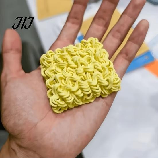 Decorative PLA Plastic Crafts 3D Printed Instant Noodle Figurine, Realistic Ramen Snack Desk Ornament, Novelty Gag Gifts for Coworkers Creative