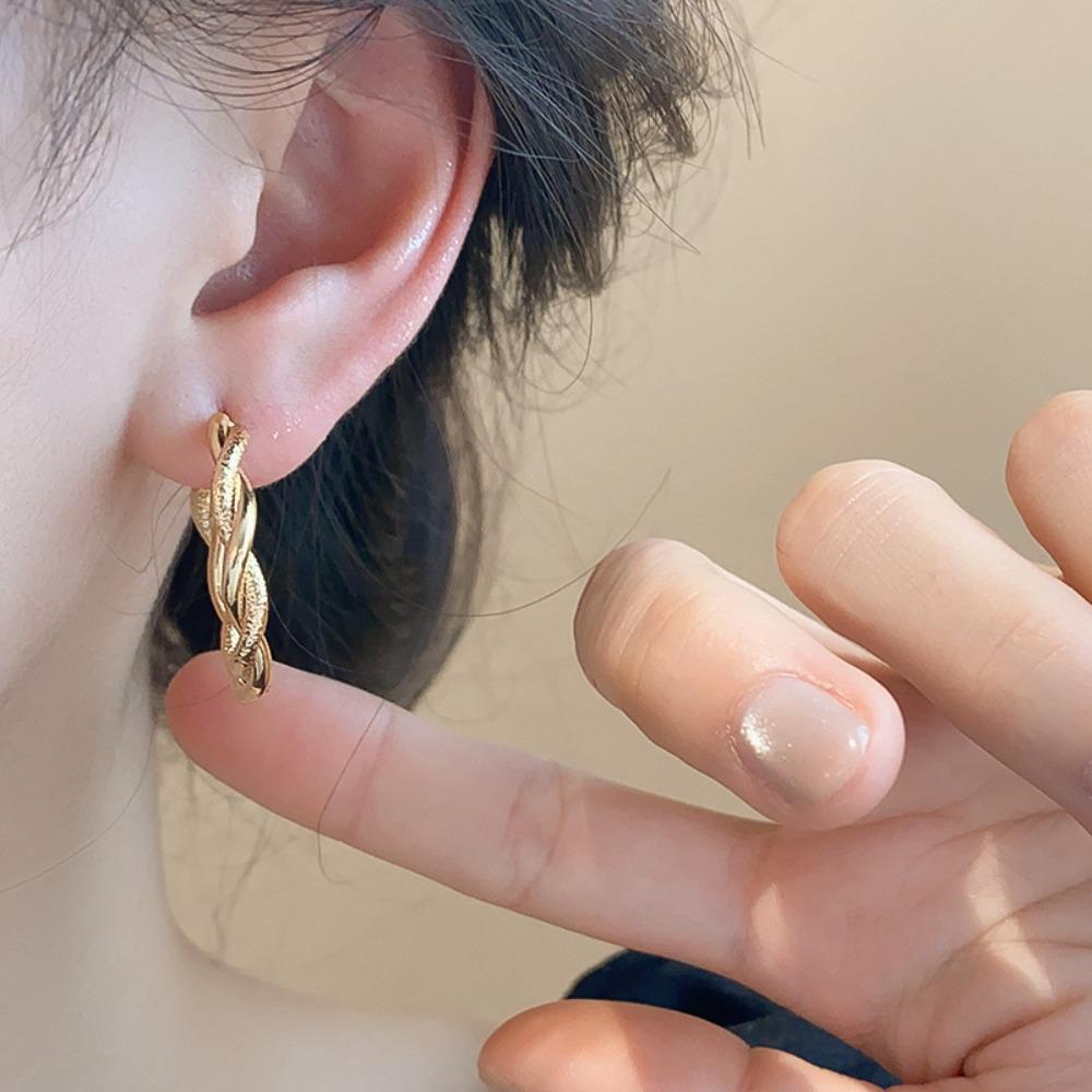 Exaggerated Women Metal Earrings Temperament Stud Earrings Gold Circle Earrings  Wedding Party