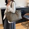 Street Style Leopard Print Tote Bag With Polyester Material For Casual Daily Use