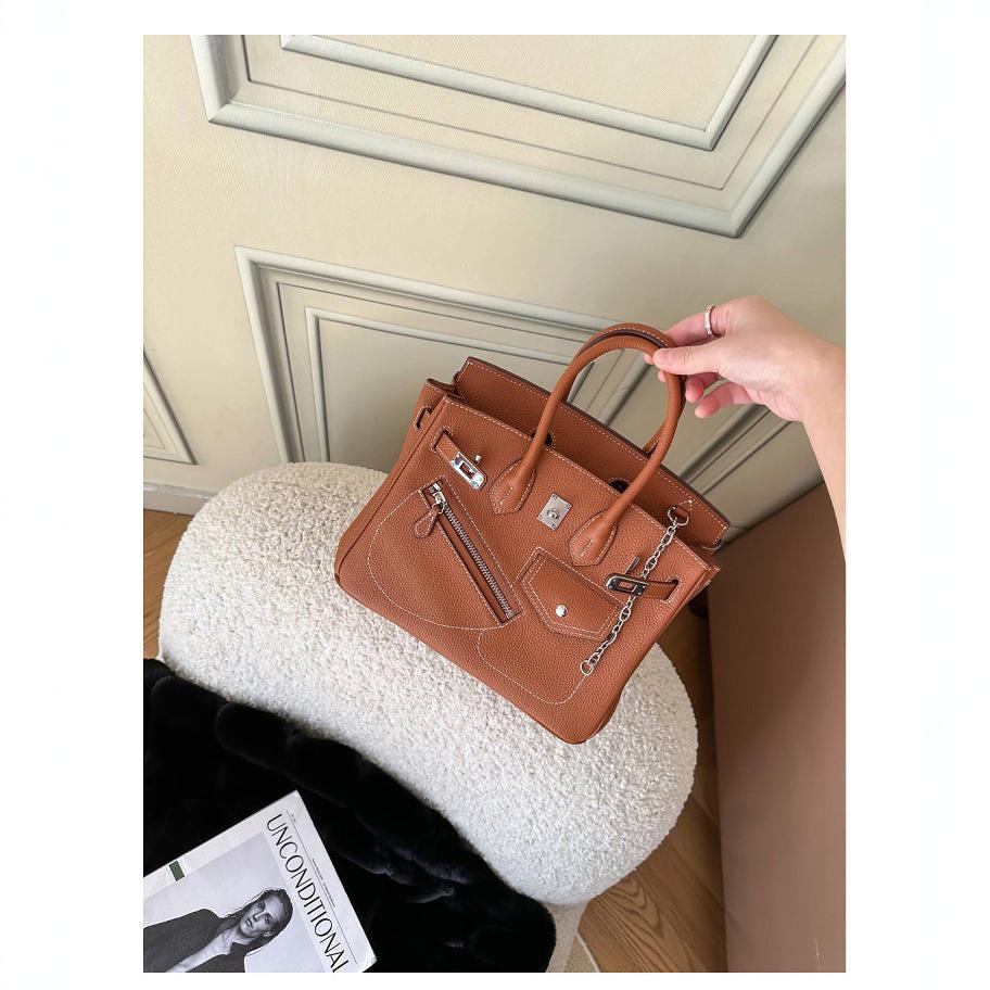 2024 m. retro stiliaus natūralios odos motociklo rankinė moterims – geometrinis raštas su grandinėlės detalėmis