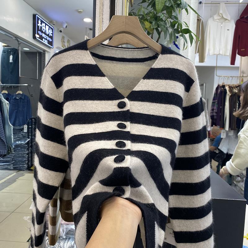Striped Knitted Cardigan Women Autumn Winter Fashion Contrasting Color Retro V-neck Gentle Style Sweater Jacket Top