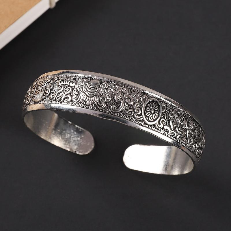National Style Retro Hand-carved Bracelet Hand Ring Fashionable Court-style Personalized Open-ended Bracelet