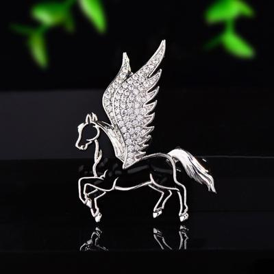 Horse Brooch Rhinestones-Encrusted Flying Horse Pin Three-Dimensional Horse Design Sweater Scarf Dress Badge Jewelry Accessory