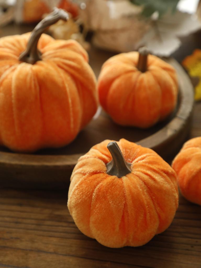 1pc Velvet Artificial Pumpkins Decoration red Pumpkin Decor for Fall Halloween Thanksgiving Autumn Harvest and Home Decorations