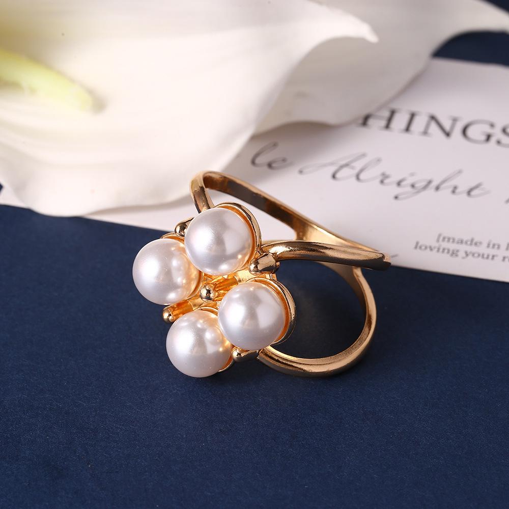 Korean Pearl Camellia Scarf and Shawl Buckle for Fashionable T-Shirts