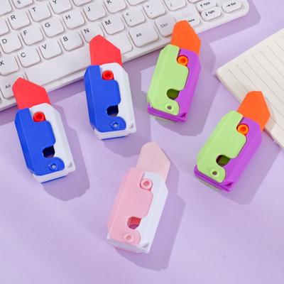 Lustiges Spielzeug für Kinder, Cartoon-3D-Schwerkraft-Radiergummi, Rettich-Form, niedlicher Radiergummi, 3D-Bleistift-Radiergummi für Studenten