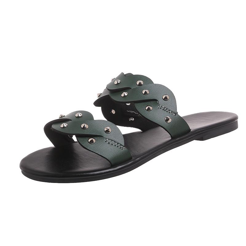 

Foreign trade flat bottom one-word cool slippers women s new summer European and American rivet round head large size slippers 43 темно-зеленого