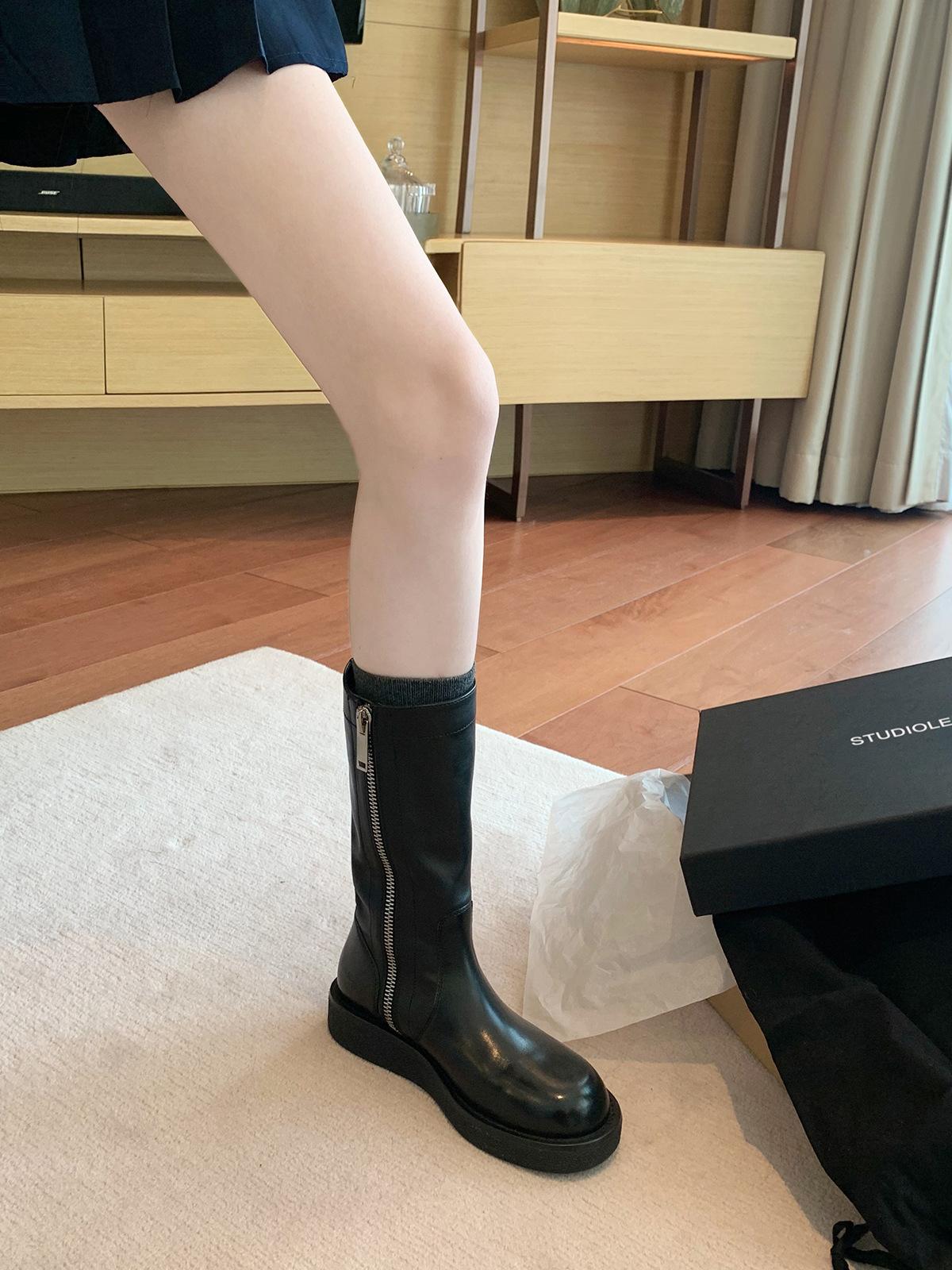 

Cowhide version~ Grape mother, the same style has a height increase of 4.5cm, classic round head side zipper, thin thick-soled medium 40