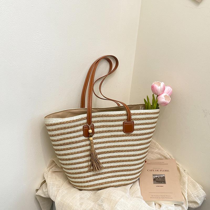 French Straw Bag Women's 2025 Summer New Versatile Striped Woven Shoulder Bag Seaside Vacation Beach Tote Bag