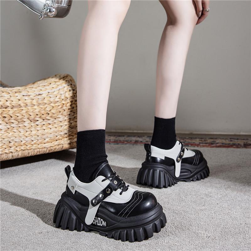 Autumn New Thick-Soled Sports Style Single Personality Versatile Small Leather Women Punk Girl Rivet Casual shoes