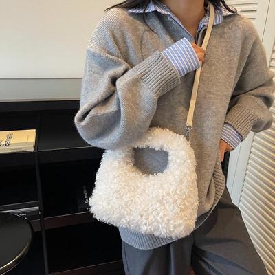 Autumn/Winter 2025 Women's High-Value Niche Shoulder Bag: Chic, Casual, Furry Design