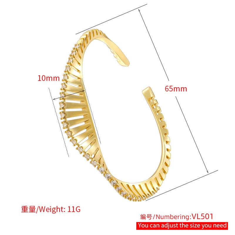 New Hollow Spherical Bracelet with Niche Design, High-end Feel, Light Luxury, Versatile and Open Mouth Jewelry Set