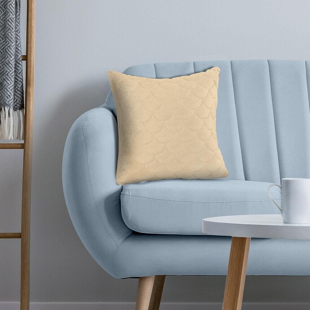 

Shell patterned pillows and blankets,soft and comfortable,Suitable for napping,and keeping warm.gentle blankets and pillows бежевый