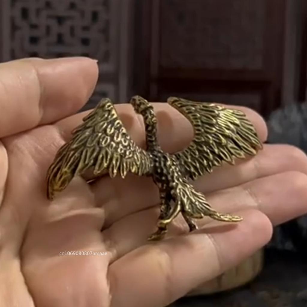 Massiv mässing Flammande Fenix Liten Staty Skrivbordsdekoration Kinesiska Mytiska Best Figuriner Retro Hem Feng Shui Dekorationer Hantverk