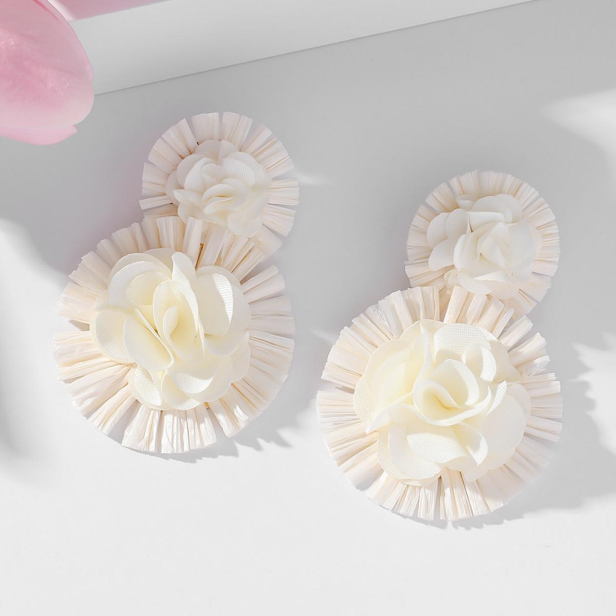 

Exaggerated Bohemian Raffia Earrings: Handmade Round Summer Style for Women