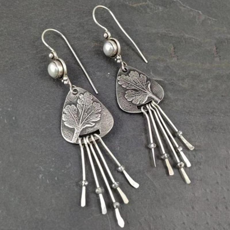 

Popular Inlaid Pearl Tassel Earrings Bohemian Vintage Fashion Leaf Earrings For Women