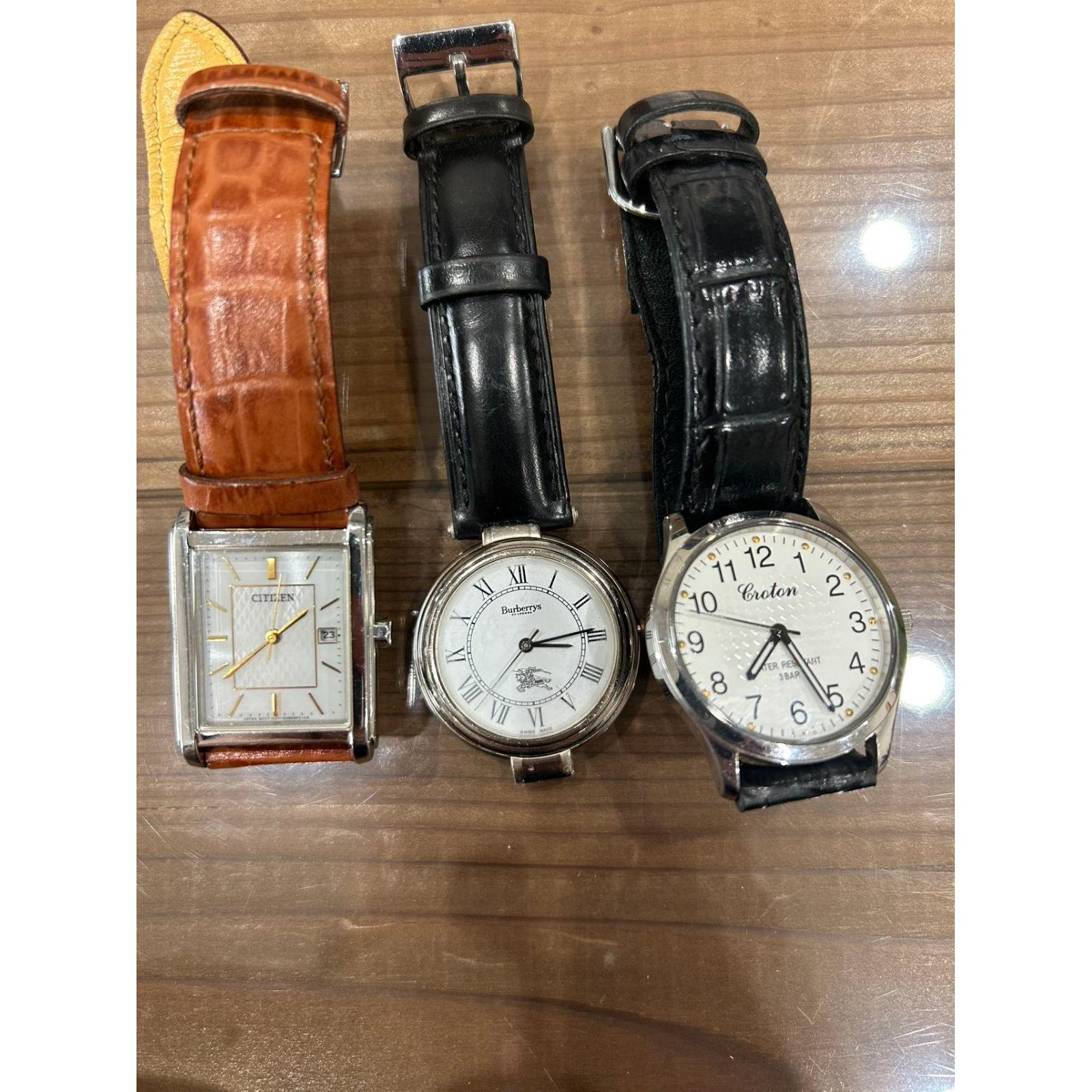 Used Authentic Good Condition 3-piece set with BURBERRY Clock Wristwatch 3-piece set