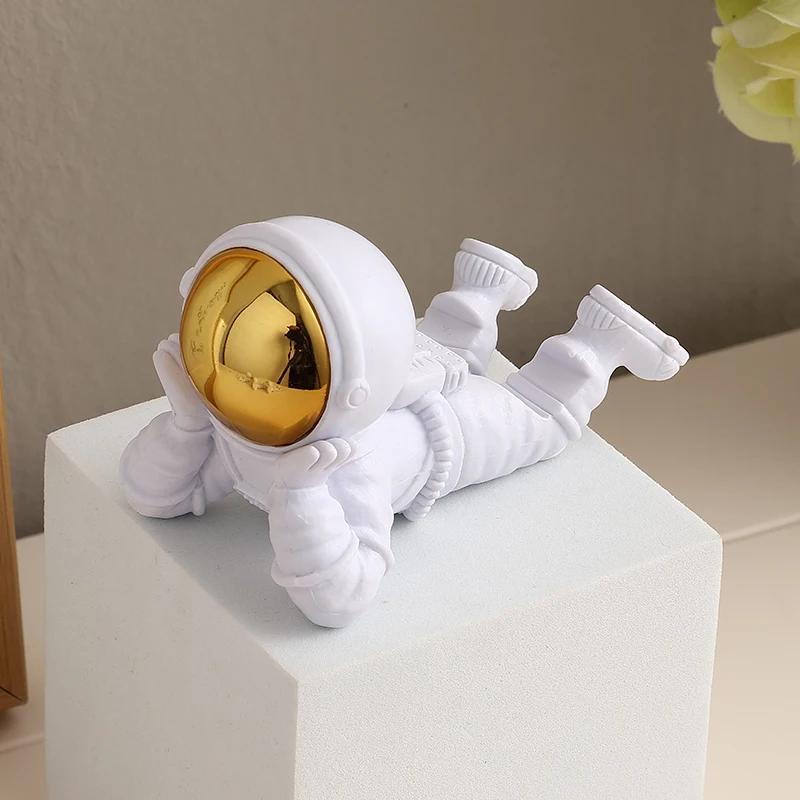 

Desktop Astronaut Ornament Spaceman Statue Phone Holder Stand Home Decoration Office Desk Decor Space Theme Gift