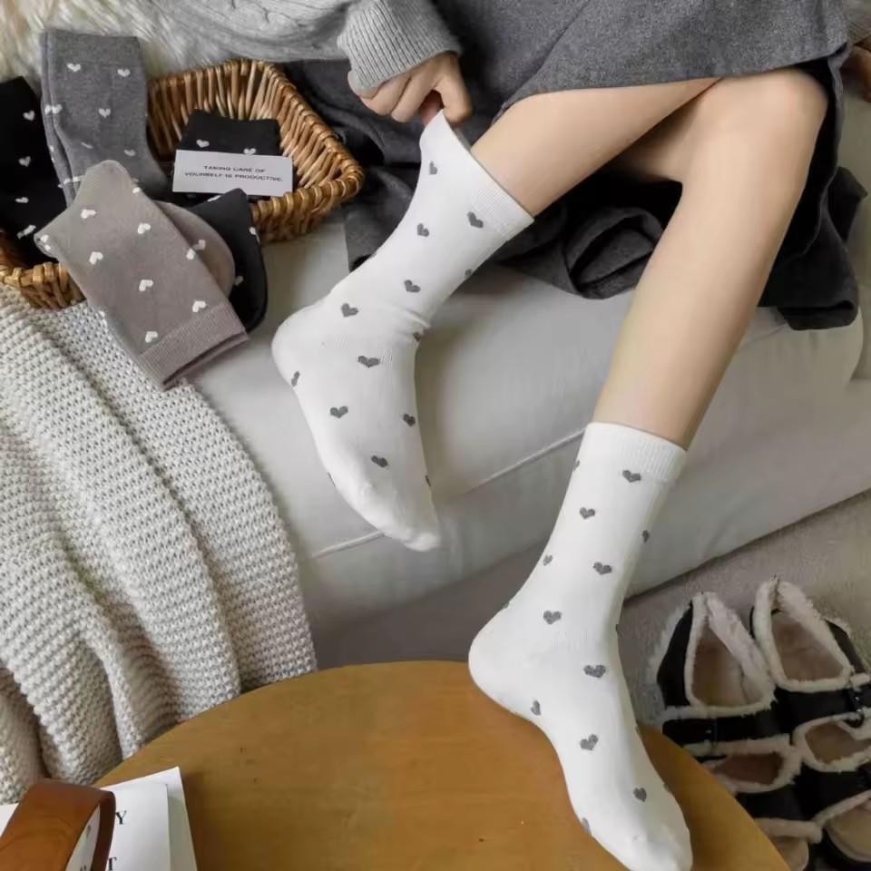 Women's Korean-Style Mid-Calf Socks, Autumn and Winter Japanese Trendy Cotton Socks, Heart-Shaped Spring and Autumn Pile Socks