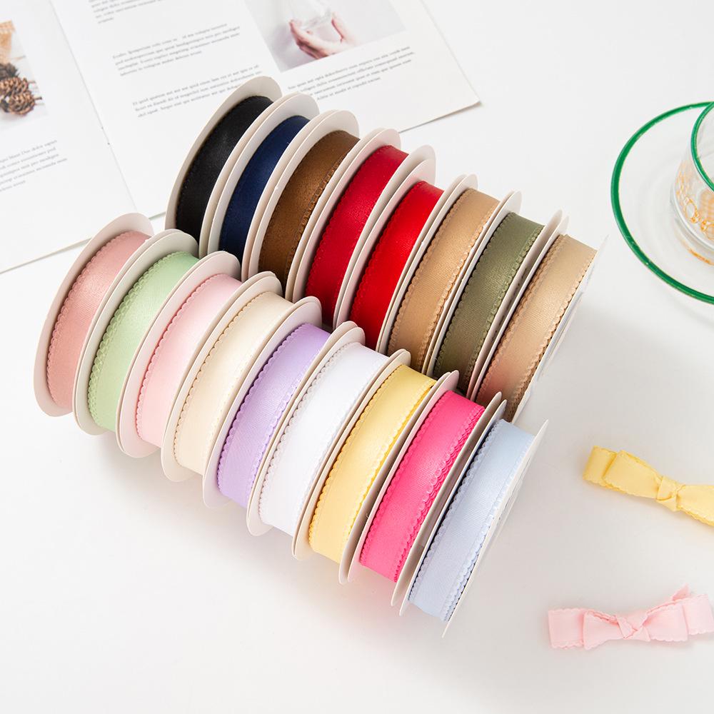 Panglică simplă de 1 cm grosime cu margine ondulată și ambalaj cu flori de mătase pentru accesorii DIY pentru păr și îmbrăcăminte