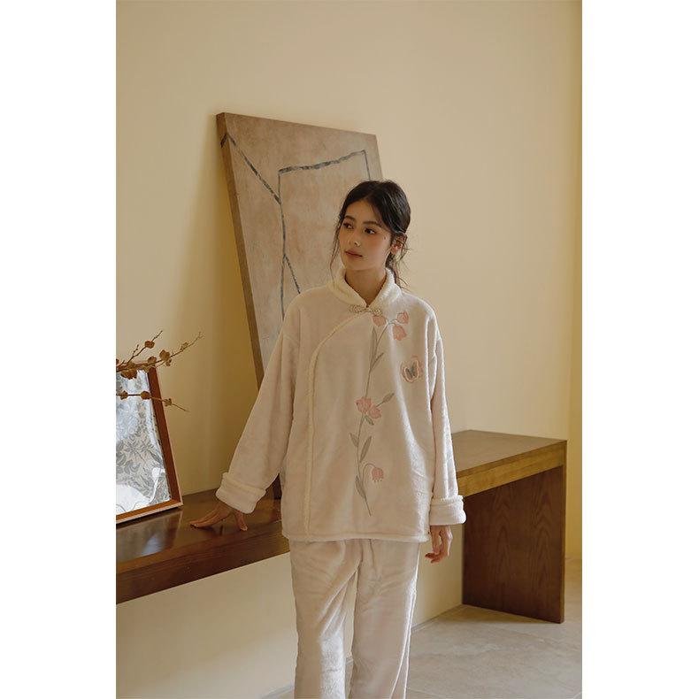 Autumn and winter retro gentle temperament butterfly take-off embroidered flannel disc buckle Republic of China style small stand-up collar pajama set