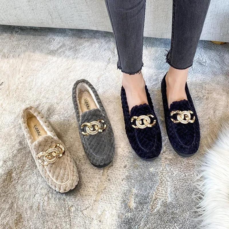 Fashion Women's Plush Flat Shoes Ladies Winter Slip on Furry Loafers Outdoor and Office Wear Fashion Chain Design Winter Warm Snow Boots