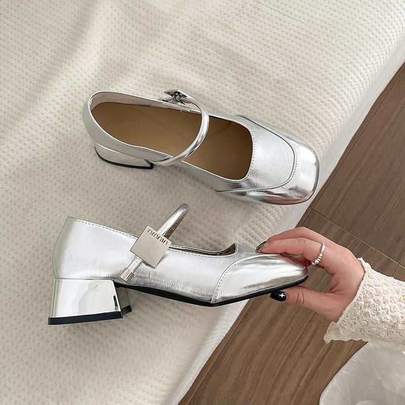 

Модный темперамент серебристый ретро толстый каблук легкий вырез туфли-лодочки женские 2025 новый летний французская юбка туфли Мэри Джейн 40
