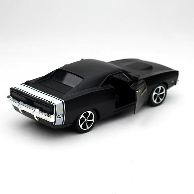1/36 Dodge Classic Car Alloy Model Car Model Jewelry Metal Return Toy Gift Ornaments