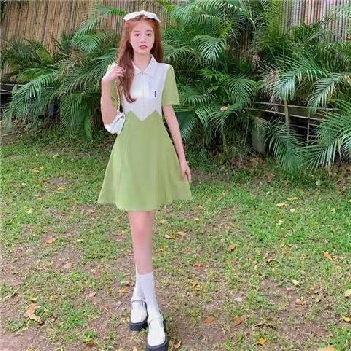 

Large size women s clothing contrasting color splicing POLO neck dress women s summer fat mm design sense split ends close waist and thin skirt S